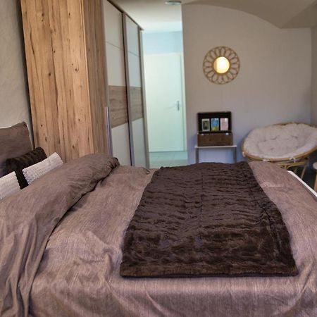 Chill Home : Appartement Cocooning Avec Jacuzzi Grandson Εξωτερικό φωτογραφία